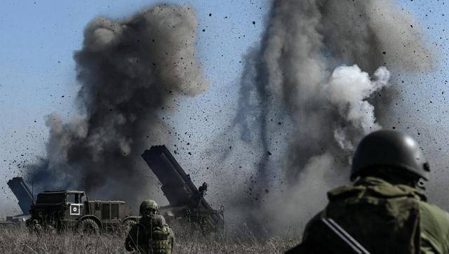 皇冠代理注册_17公里血路铺成战场炼狱!顿巴斯要塞岌岌可危皇冠代理注册,乌防线即将坍塌