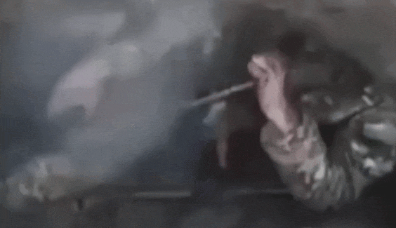 皇冠信用网会员_数十名俄军吞枪自杀皇冠信用网会员,多名女兵被炸死!用枪爆头会有痛苦吗?