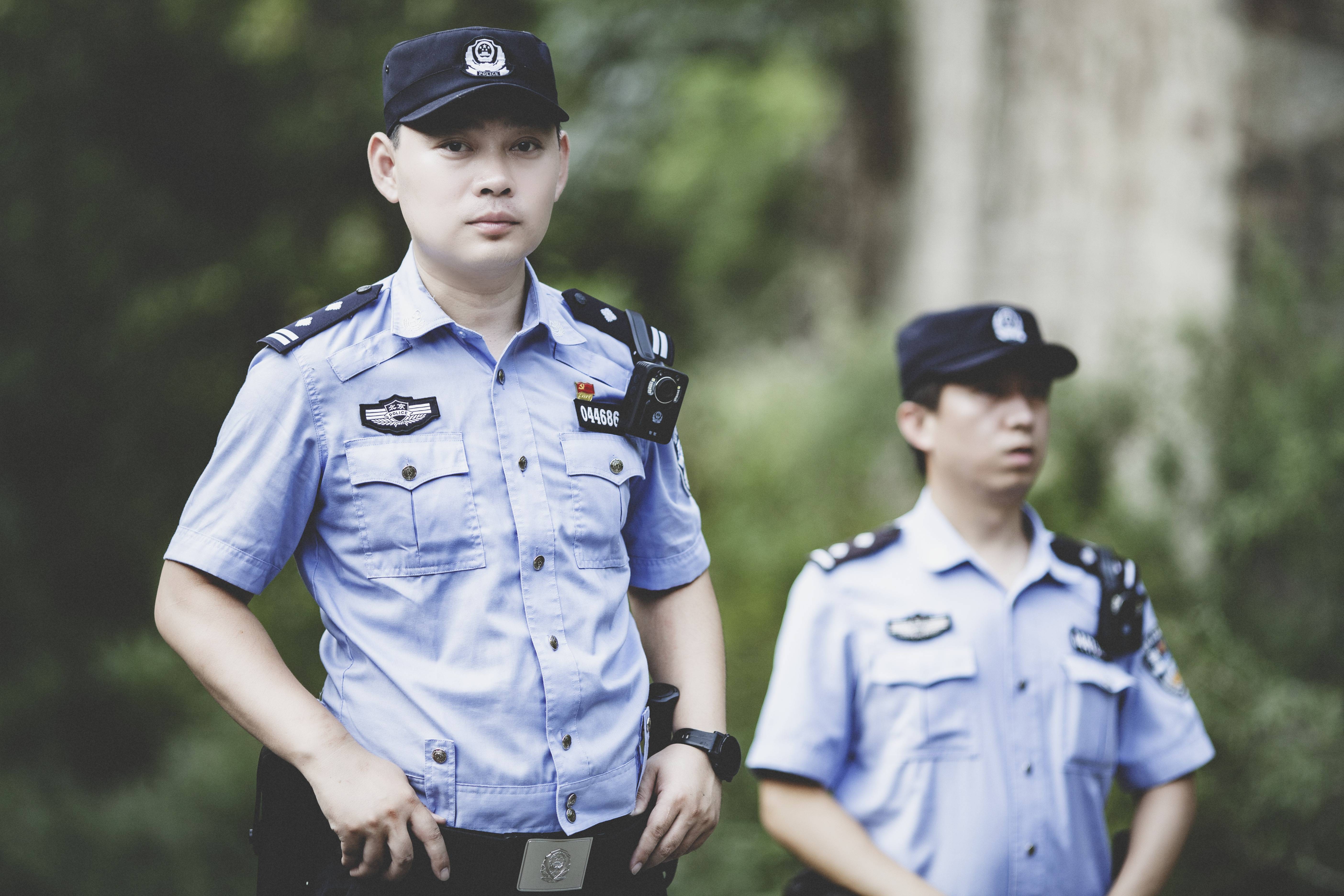 皇冠信用网注册开通_森林警察韩孟祺:乔装成驴友潜伏密林中皇冠信用网注册开通,抓获“粘鸟”嫌疑人