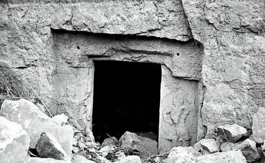 皇冠信用在线注册_河南鹤壁一水库水位下降现千佛石窟皇冠信用在线注册，开凿于东魏内有1043尊石佛，有佛像首部消失，水库管理方回应