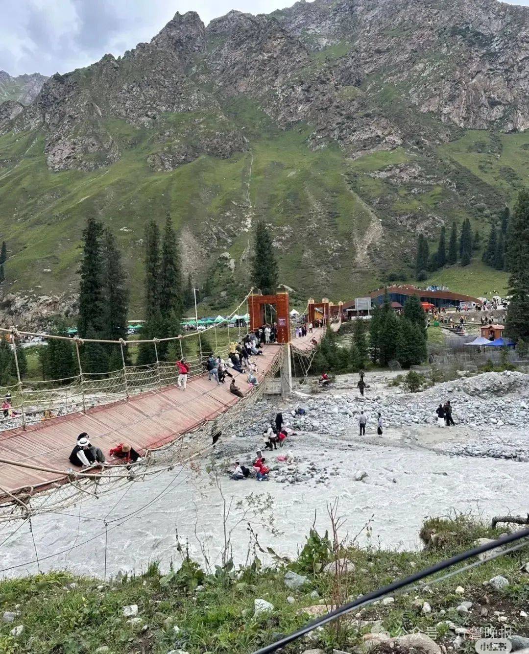 皇冠信用APP下载_5人遇难24人受伤！新疆伊犁一景区吊桥桥索断裂皇冠信用APP下载，亲历者称“现在手还在不断颤抖”