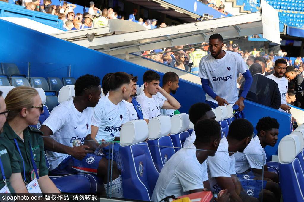 皇冠信用开户
_完胜皇冠信用开户
!切尔西5-1西汉姆联:战术解析与数据背后的故事