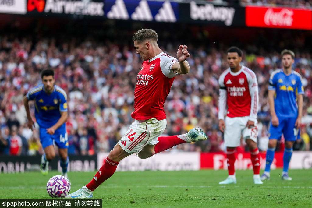 波兰超级联赛 _英超-约克雷斯双响萨卡破门+伤退 阿森纳5-0利兹联暂登顶