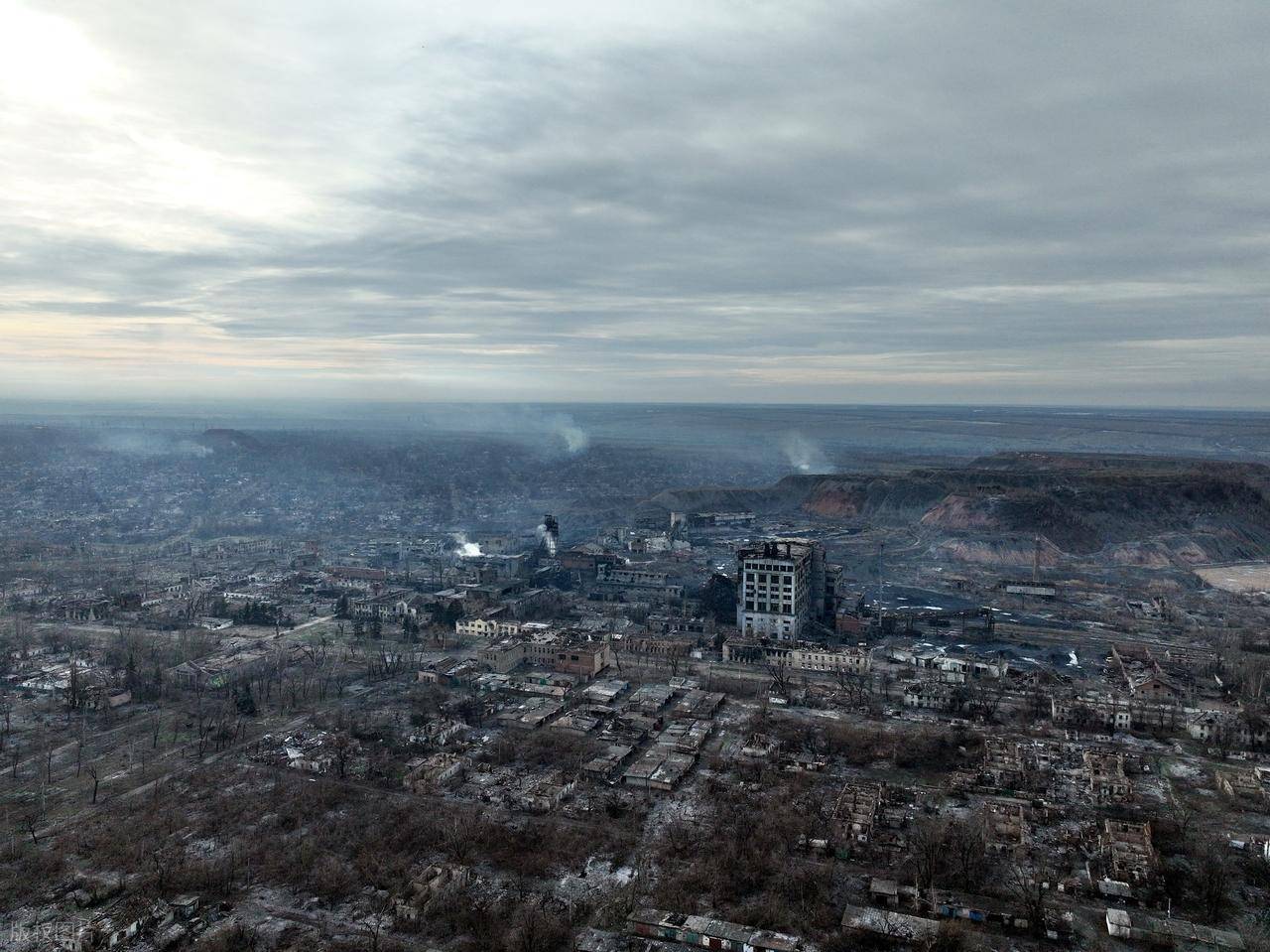 爱沙尼亚甲组联赛
_空袭再现!乌军156旅营区30次剧烈爆炸爱沙尼亚甲组联赛
,无人机与导弹齐飞,1个旅被一举重创!