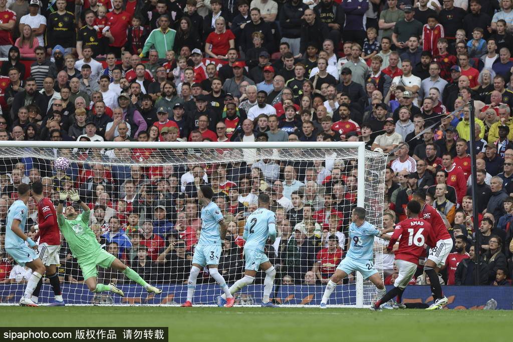 新宿创造vs冲绳_赛季首胜新宿创造vs冲绳！英超-库尼亚伤退B费点射绝杀 曼联3-2伯恩利