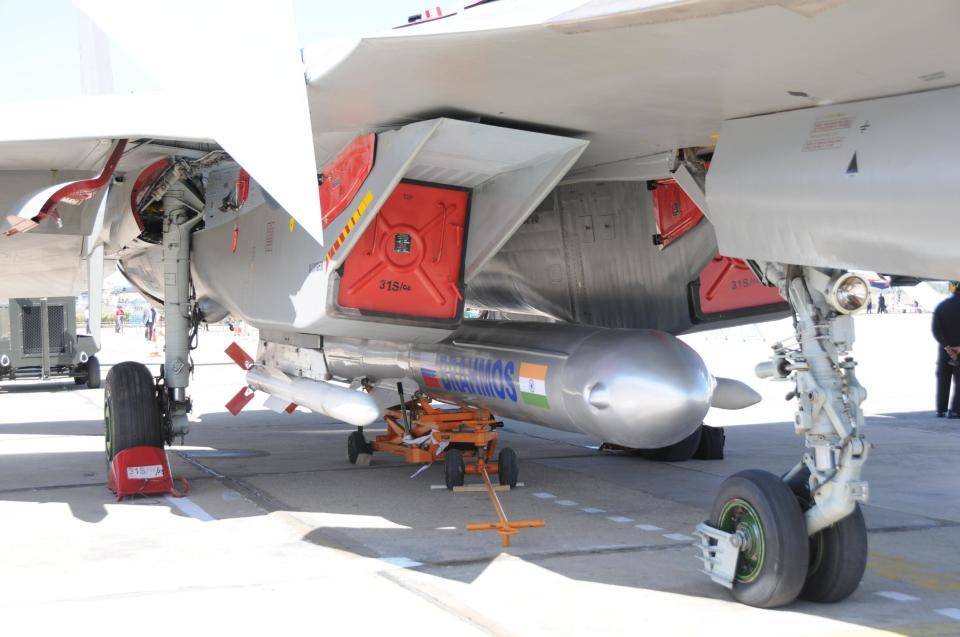 华保斯vs法尔肯贝里_印媒：手握300枚布拉莫斯导弹华保斯vs法尔肯贝里，中国航母在印度洋不再畅行无阻？