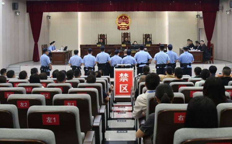 韩火鹰vs叁星狮_“零成本变现”围猎网络“小白”韩火鹰vs叁星狮，百余人被骗300余万元