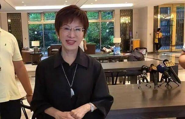 南京城市vs深圳青年人_局势出乎意料南京城市vs深圳青年人，台当局改口称洪秀柱无罪，对没去北京的马英九下手