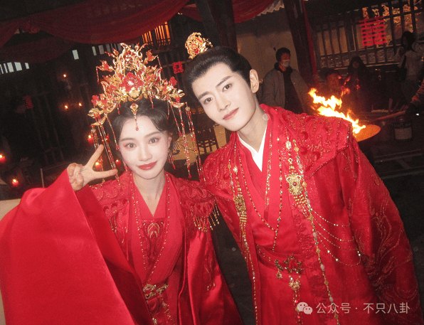 NBA篮球返水_他俩没分手但被拍到吵架了NBA篮球返水，吵得很凶......