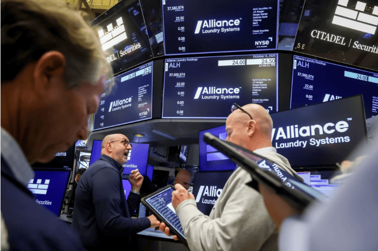 足球管理平台出租_金灿荣：中国“六连鞭”痛打美国足球管理平台出租，特朗普撒泼了