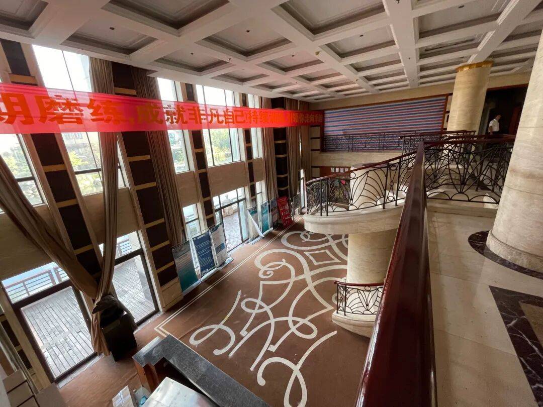 皇冠会员如何申请_3256平米别墅288万起拍皇冠会员如何申请，单价不到900元，内景配置曝光，目前0人报名；拍卖商回应：在开发商名下，想通过拍卖吸引更多人参与