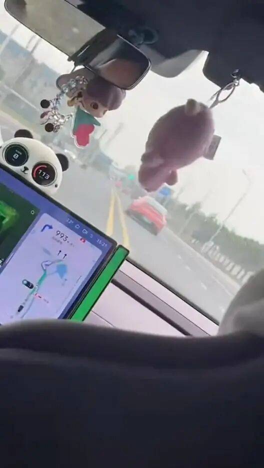 皇冠信用网注册_小米汽车市区飙至时速120公里皇冠信用网注册，跨双黄线到对向车道超车……交警回应→