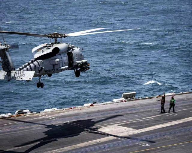 皇冠信用网需要押金吗_美航母摔飞机是“电磁攻击”皇冠信用网需要押金吗？中国军号回应：你评书听多了