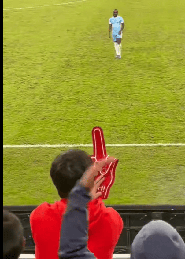 皇冠信用网怎么租_重罚皇冠信用网怎么租？曝河南队外援阿奇姆彭遭球迷种族歧视 辱骂+竖中指