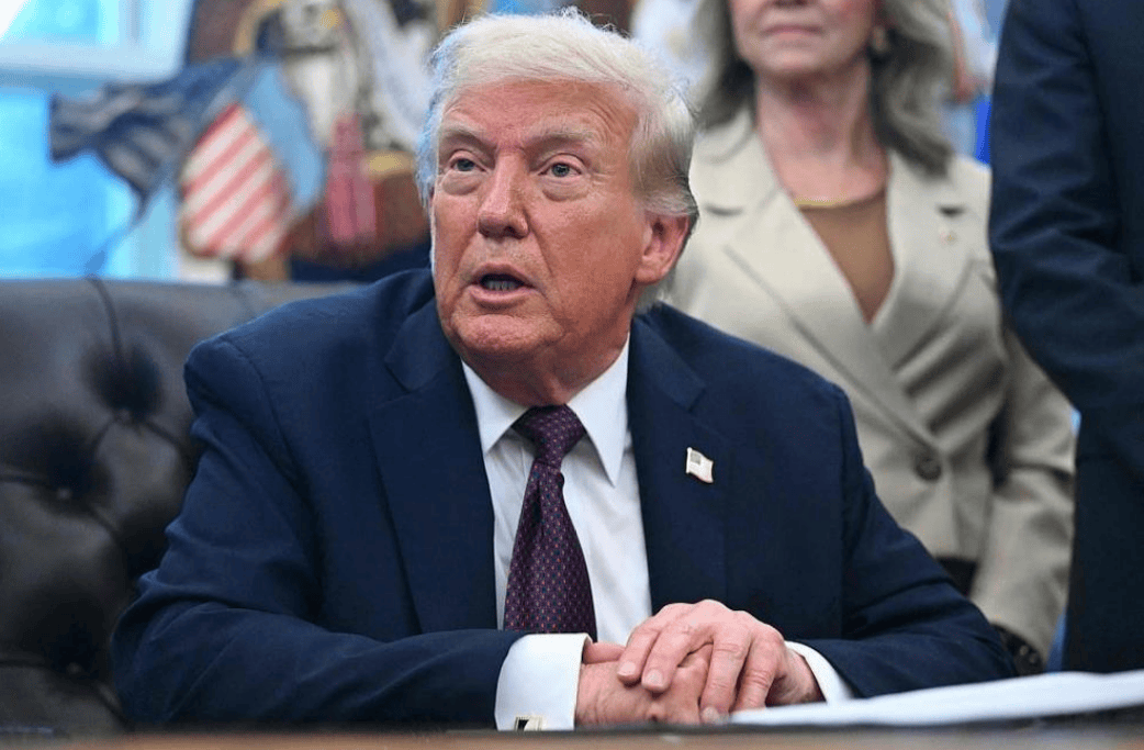 皇冠信用网可以占几成_特朗普张口就来！妄言中国拿着美国给的7220亿贸易红利造军舰皇冠信用网可以占几成，养活了中国的军队