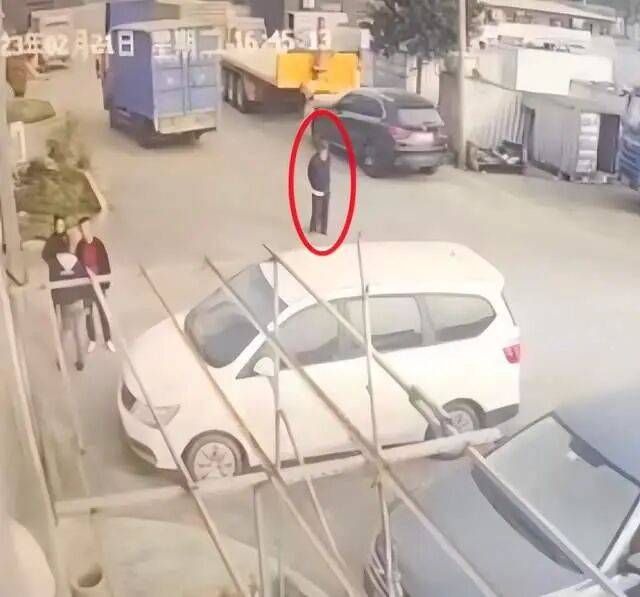 皇冠信用网站_阳江95岁老翁车祸住院3月去世皇冠信用网站，鉴定称自身因素系死亡主因；司机被判一年两个月不断申诉，广东高院：量刑明显不当将再审