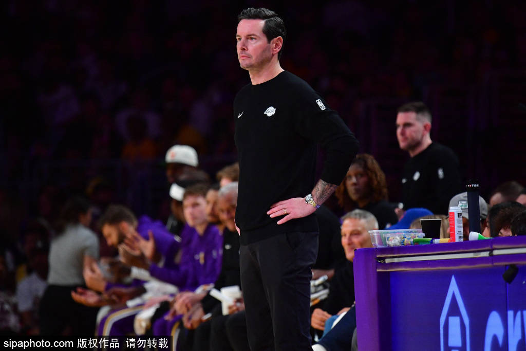 皇冠信用网怎么租_湖人遭重创!东契奇腿部挫伤退场皇冠信用网怎么租,四大主力缺阵引发危机