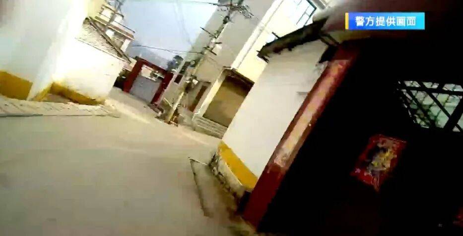 皇冠信用登2代理网址_9岁男孩因作业“气晕”妈妈!之后临危不乱报警求助皇冠信用登2代理网址,给民警“导航”又堪称“模范操作”……