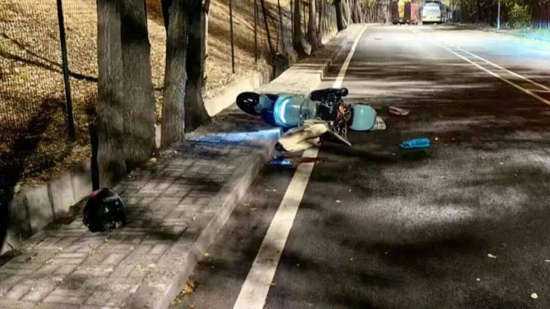 皇冠信用网账号注册_连摔6次皇冠信用网账号注册,抢救无效身亡!广东交警:将严查