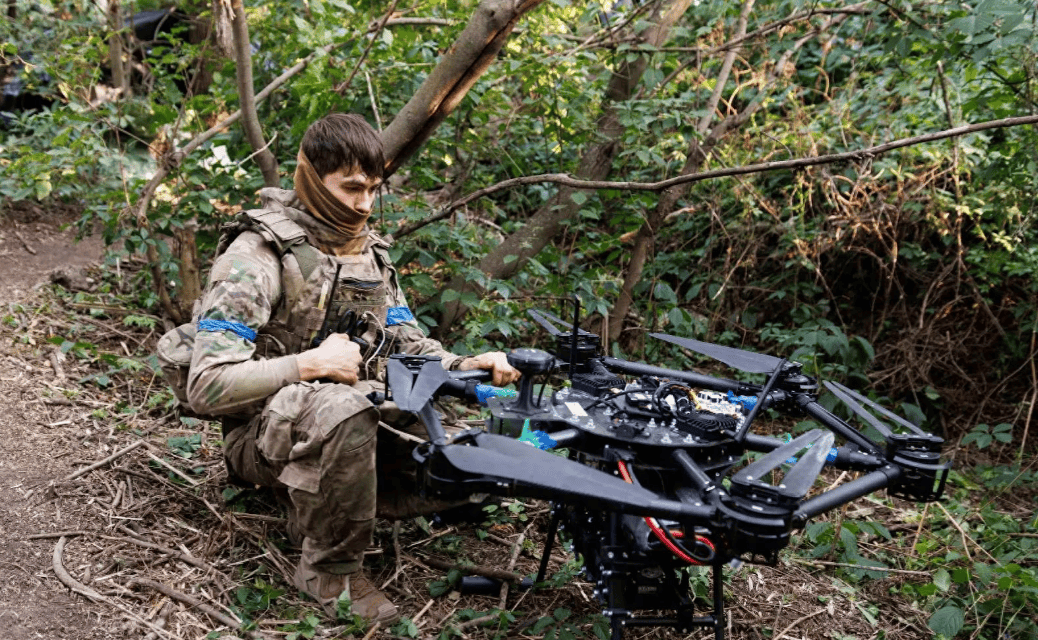 皇冠足球
_莫斯科再不投降就晚了?乌克兰宣布俄方半年损失200亿皇冠足球
,3个月打光9万兵