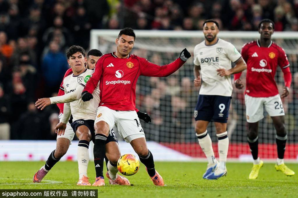 皇冠信用网开户
_曼联被劝夏窗补“两个怪物”顶替卡塞米罗皇冠信用网开户
,经纪人风波成催化剂